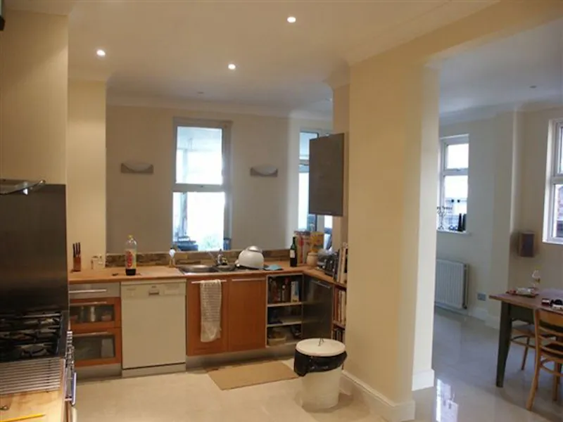 Dining room at Film location B1383 in London (photo 2)