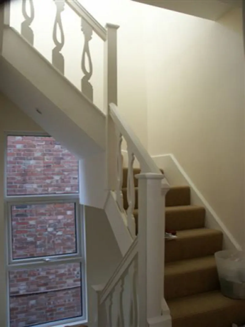 Staircase at Film location B1383 in London (photo 4)