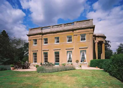 Georgian estate in Sibton, A860