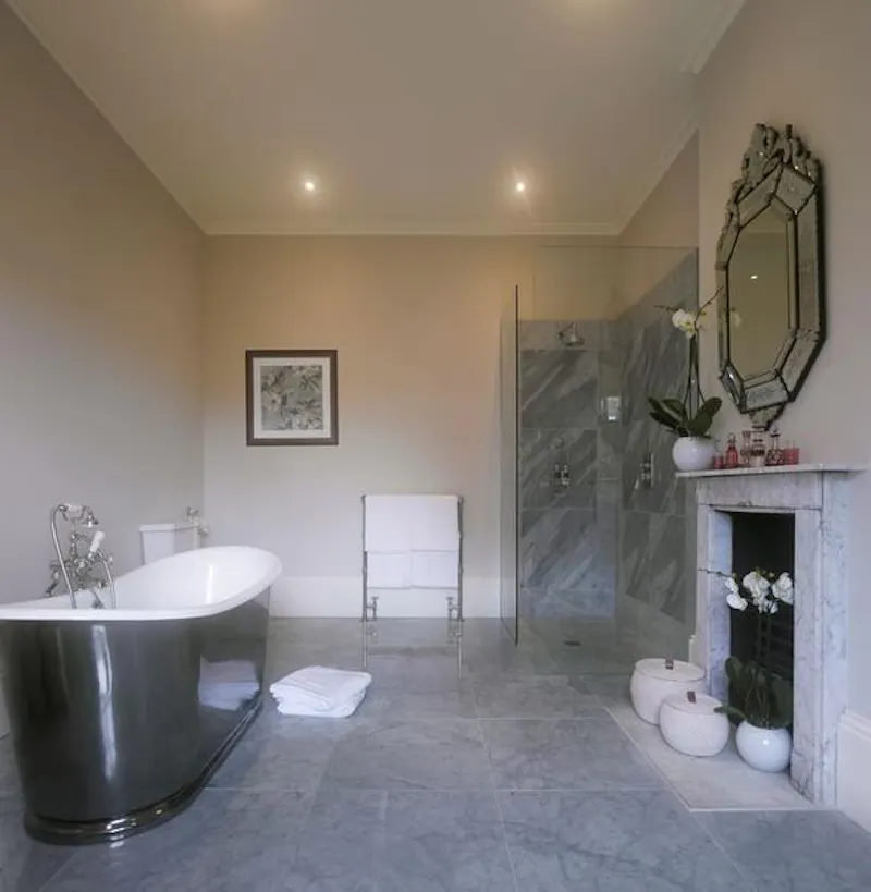 Bathroom at Georgian estate in Sibton, A860 (photo 14)
