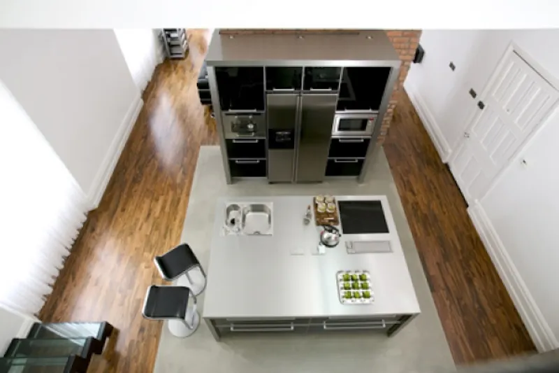 Kitchen at Minimal Cheshire apartment, K272 (photo 3)