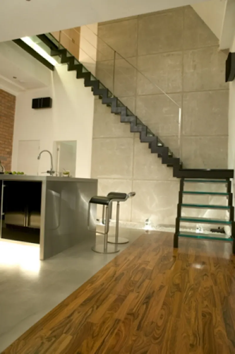 Staircase at Minimal Cheshire apartment, K272 (photo 6)