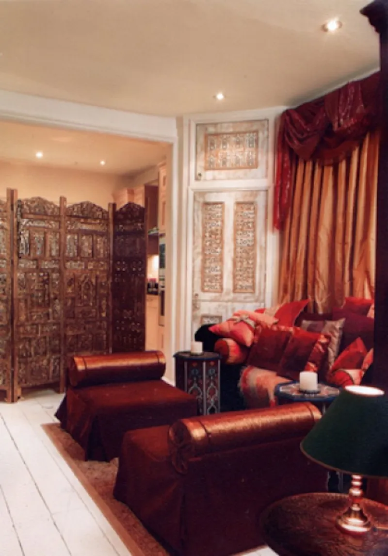 Drawing room at Beautiful Bedford Park house, B1391 (photo 6)