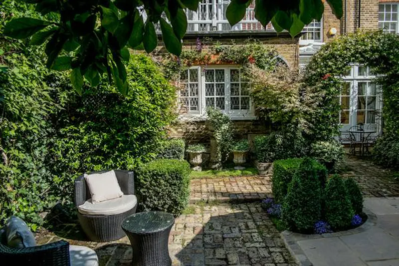 Beautiful Bedford Park house, B1391 (photo 26)