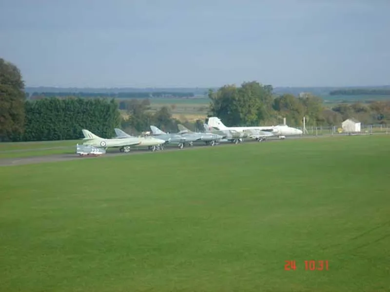 Countryside at Small airport in Kemble, P562 (photo 3)