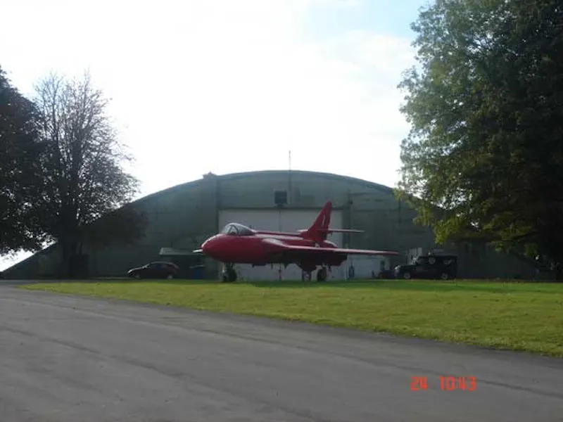 Small airport in Kemble, P562 (photo 9)