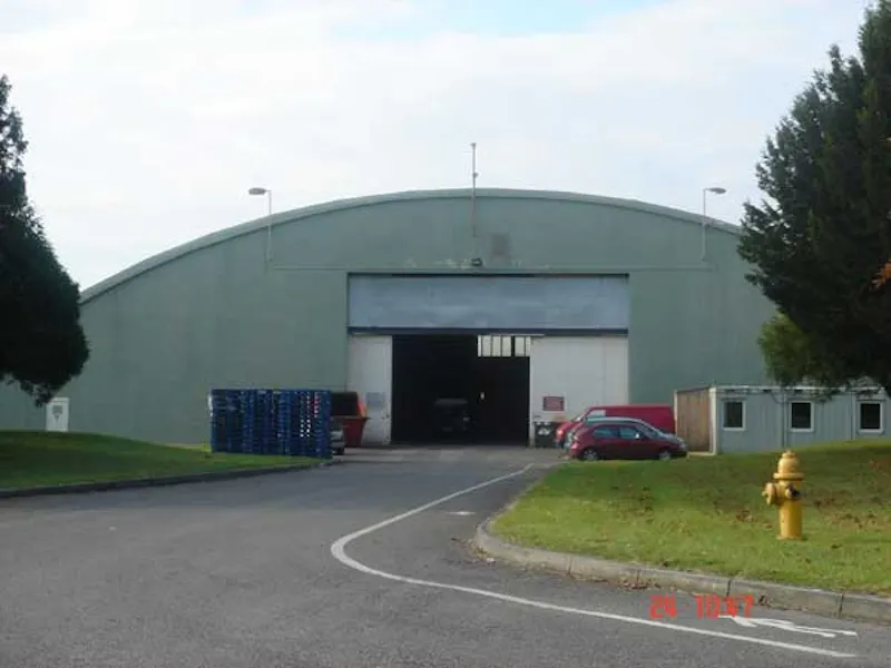 Small airport in Kemble, P562 (photo 12)