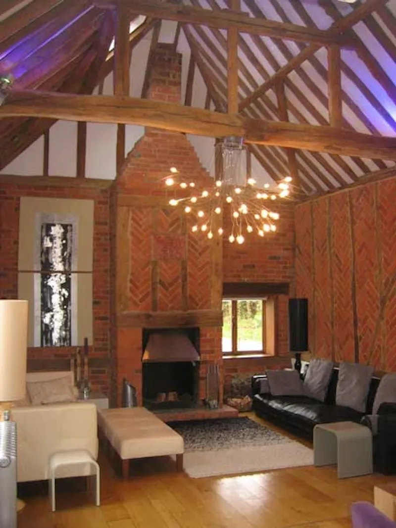 Beams at Henley converted barn, L601 (photo 3)
