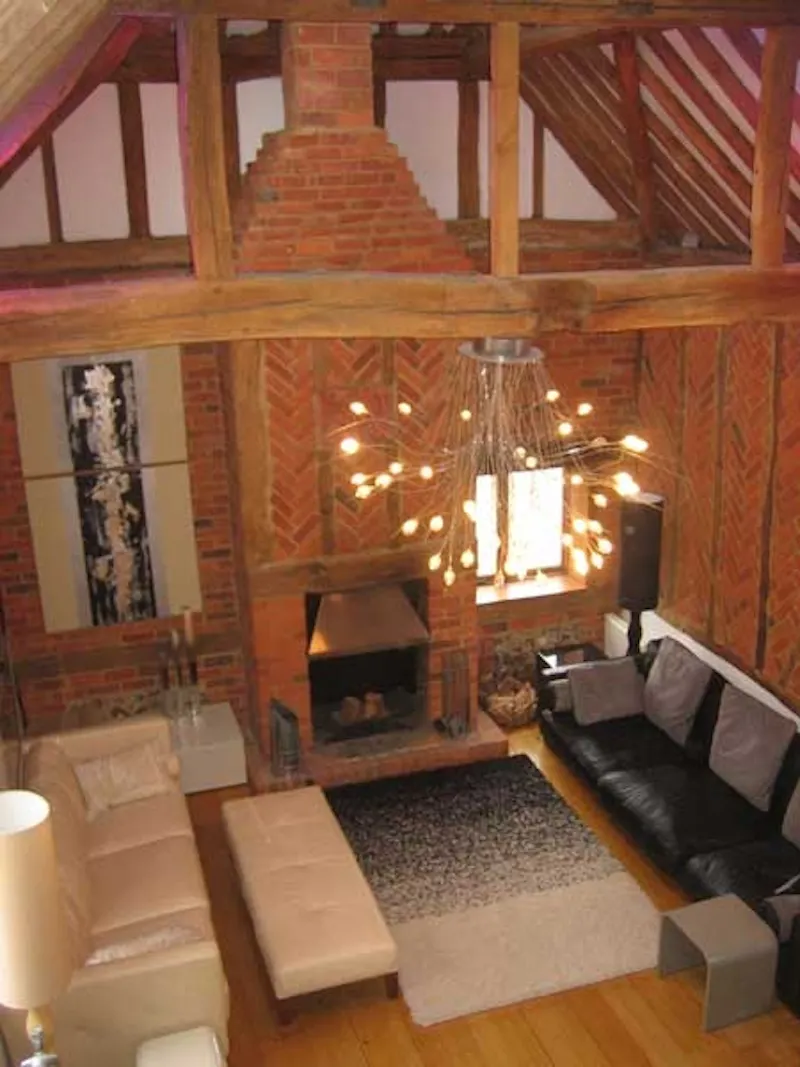Henley converted barn, L601 (photo 5)
