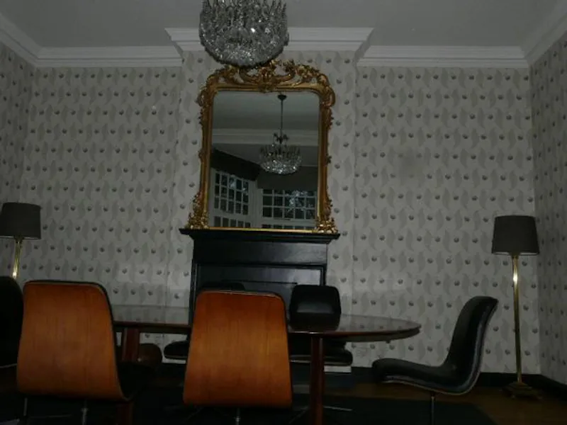 Dining room at Colonial Southampton house, D1957 (photo 41)