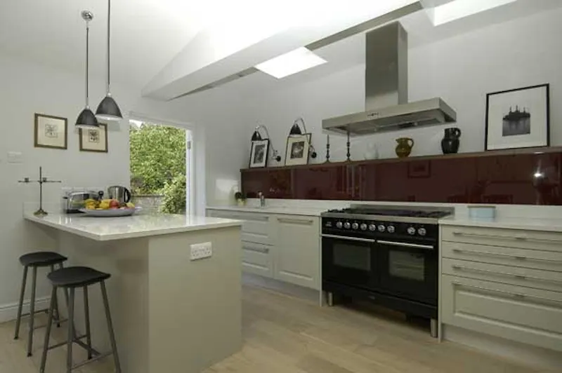 Kitchen at Tooting Edwardian stills house , B1470 (photo 6)
