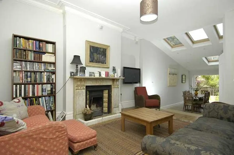 Living Room at Tooting Edwardian stills house , B1470 (photo 3)