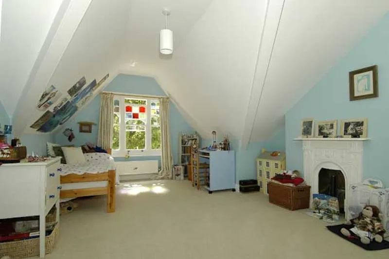 Attic at Tooting Edwardian stills house , B1470 (photo 13)
