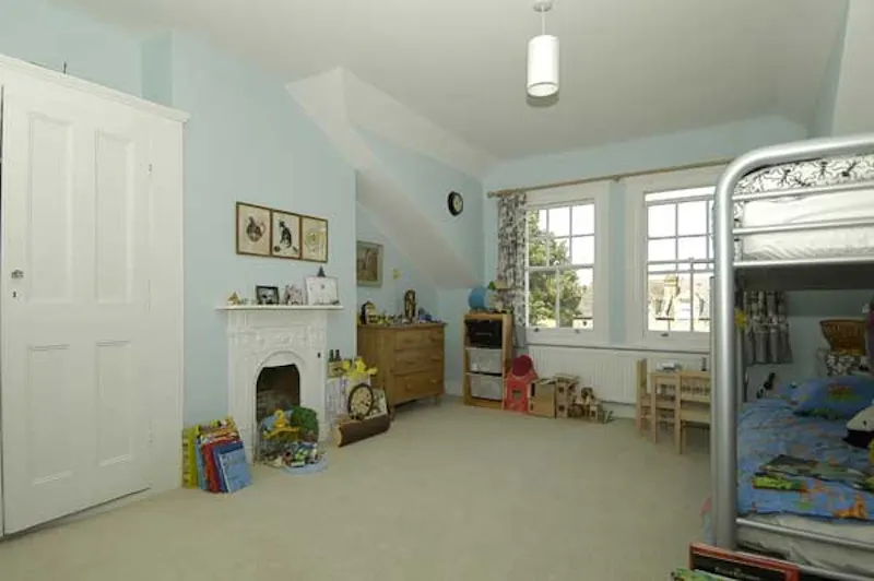 Bedroom - child's at Tooting Edwardian stills house , B1470 (photo 11)