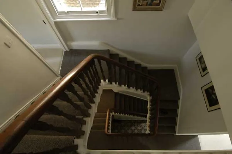 Staircase at Tooting Edwardian stills house , B1470 (photo 10)