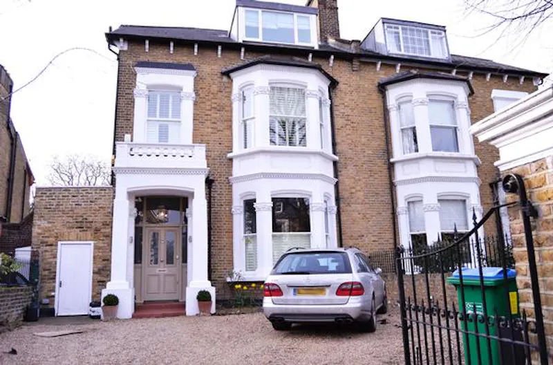 Driveway at Stylish Barnes family house, B1466 (photo 1)