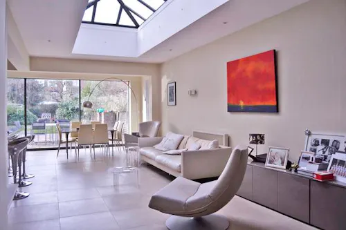 Stylish Barnes family house, B1466
