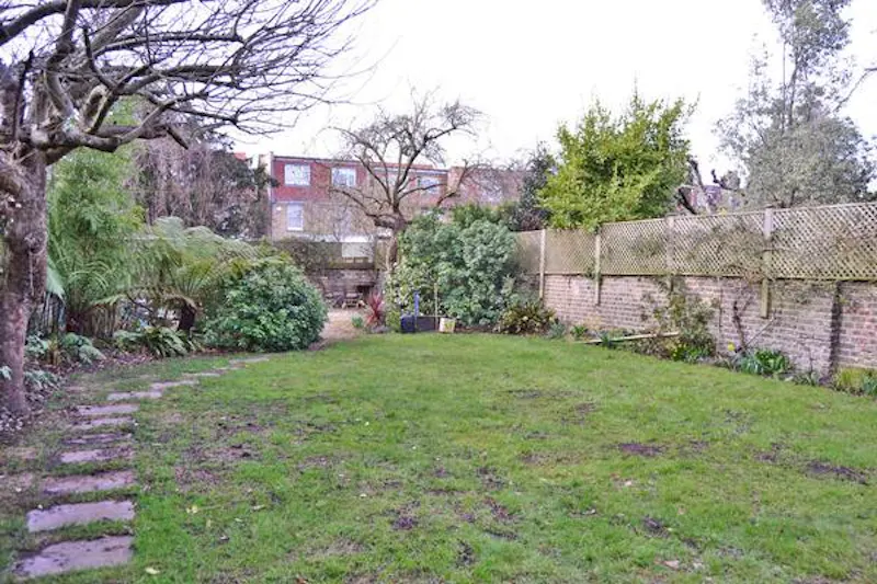 Stylish Barnes family house, B1466 (photo 31)