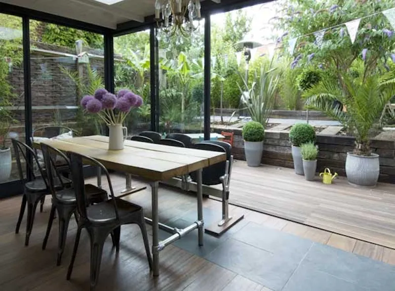 Dining room at Pretty cottage in Dulwich, C783 (photo 14)