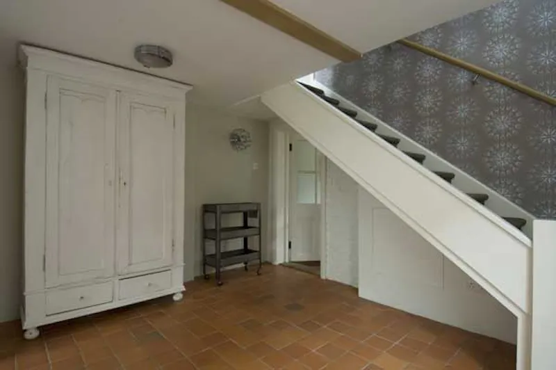 Staircase at Pretty cottage in Dulwich, C783 (photo 15)