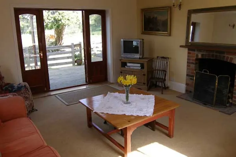 French doors at Princes Risborough farmhouse, B1464 (photo 6)
