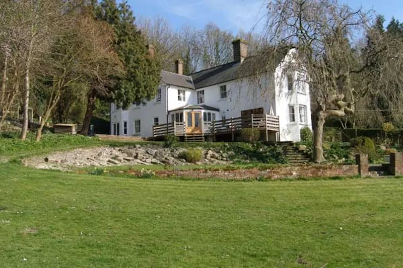 Garden at Princes Risborough farmhouse, B1464 (photo 8)