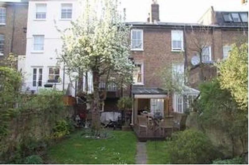Garden at Colourful Dartmouth Park house, B1212 (photo 34)