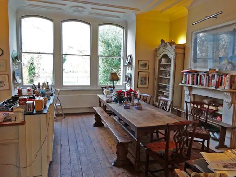 Dining room at Classic Camberwell family house, A973 (photo 2)
