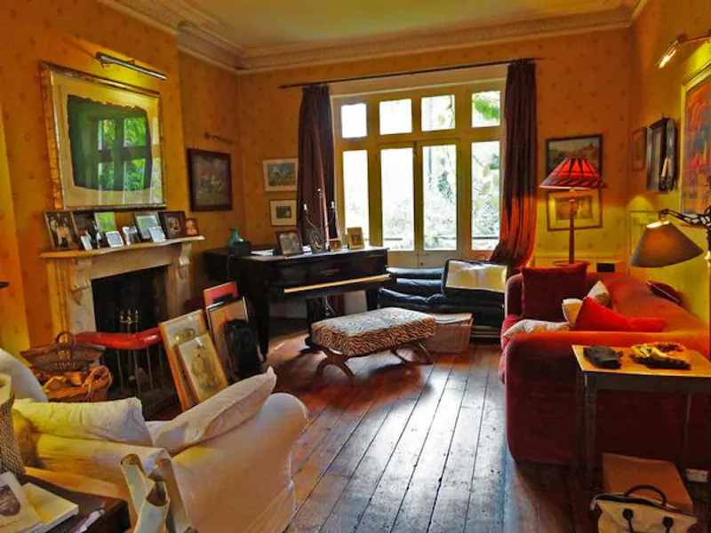 Living Room at Classic Camberwell family house, A973 (photo 8)