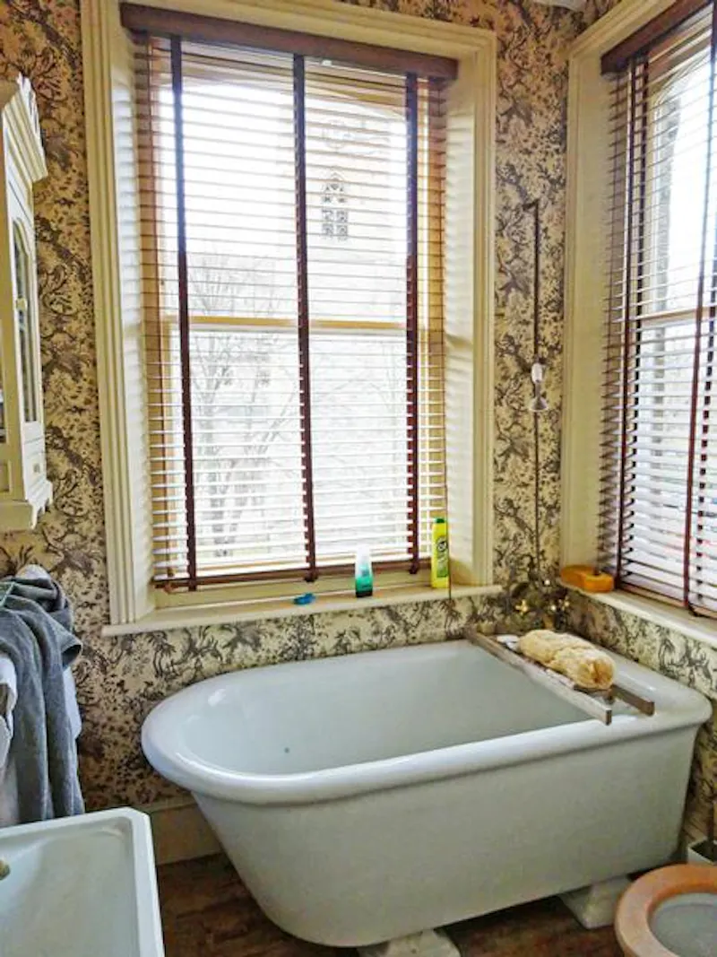 Bathroom at Classic Camberwell family house, A973 (photo 31)