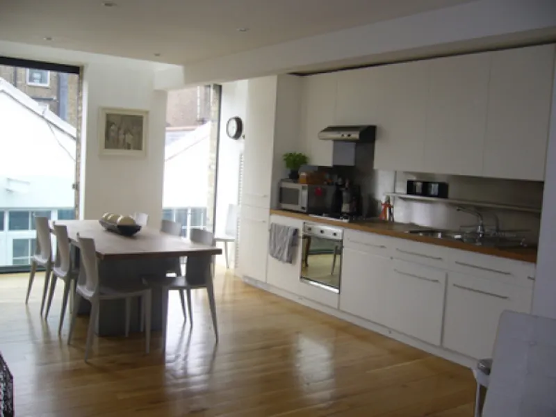 Kitchen at Islington contemporary home, K270 (photo 1)
