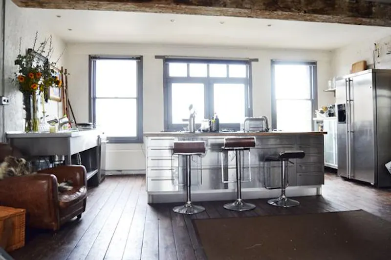 Kitchen at Regents Canal loft, F930 (photo 4)