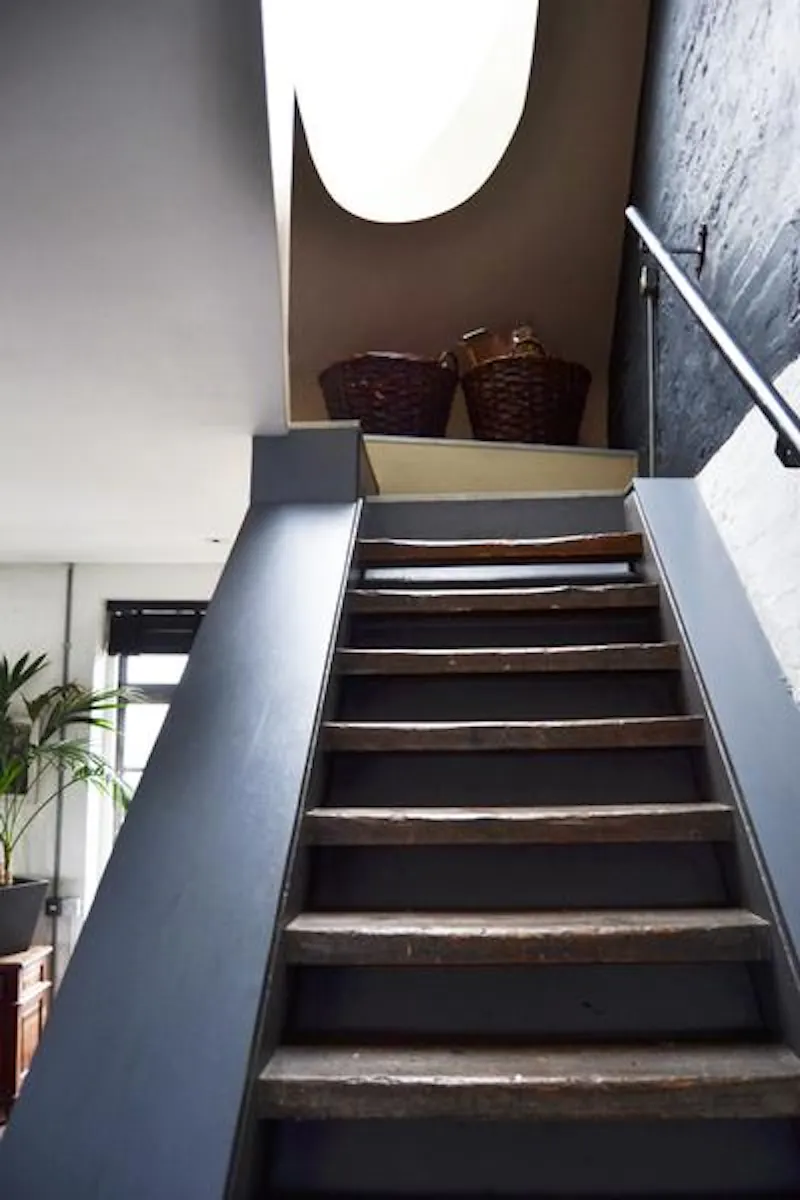Staircase at Regents Canal loft, F930 (photo 9)