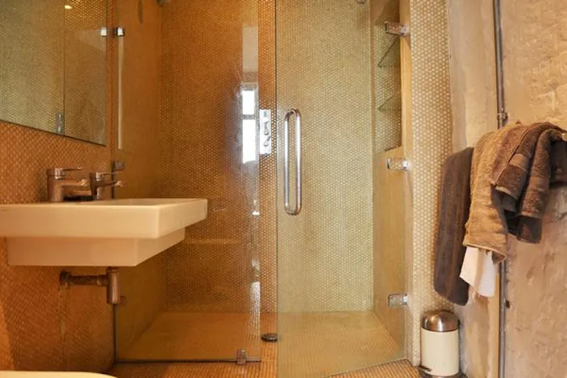 Wetroom at Regents Canal loft, F930 (photo 25)