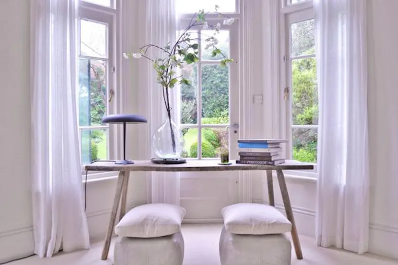 White-on-white Herne Hill house, B139 (photo 12)