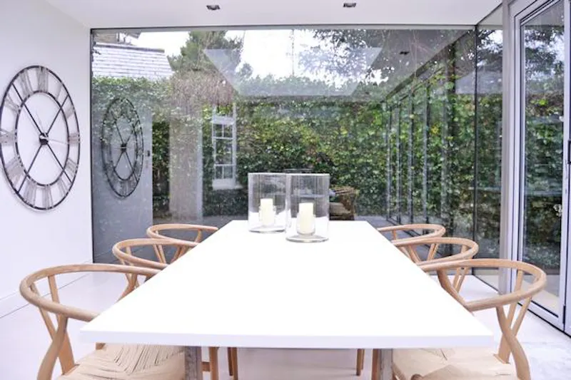 White-on-white Herne Hill house, B139 (photo 14)