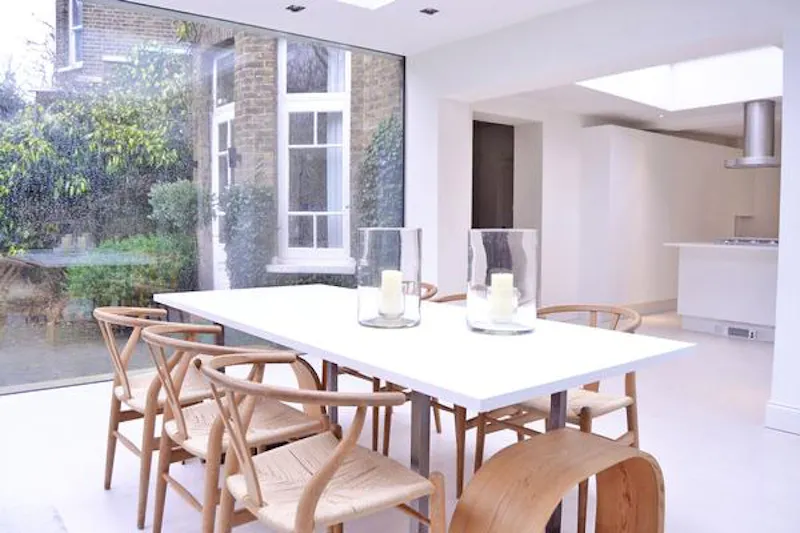 White-on-white Herne Hill house, B139 (photo 15)