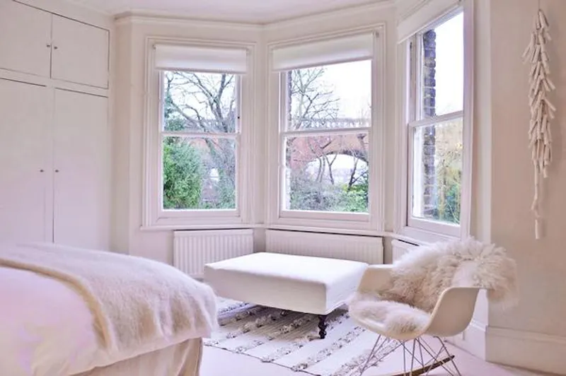 White-on-white Herne Hill house, B139 (photo 25)