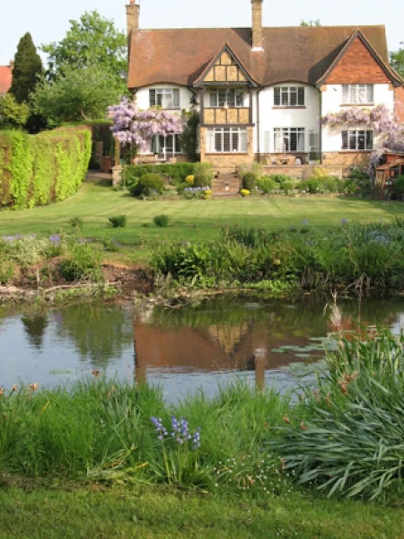 Pond at Rickmansworth detached house, C781 (photo 14)