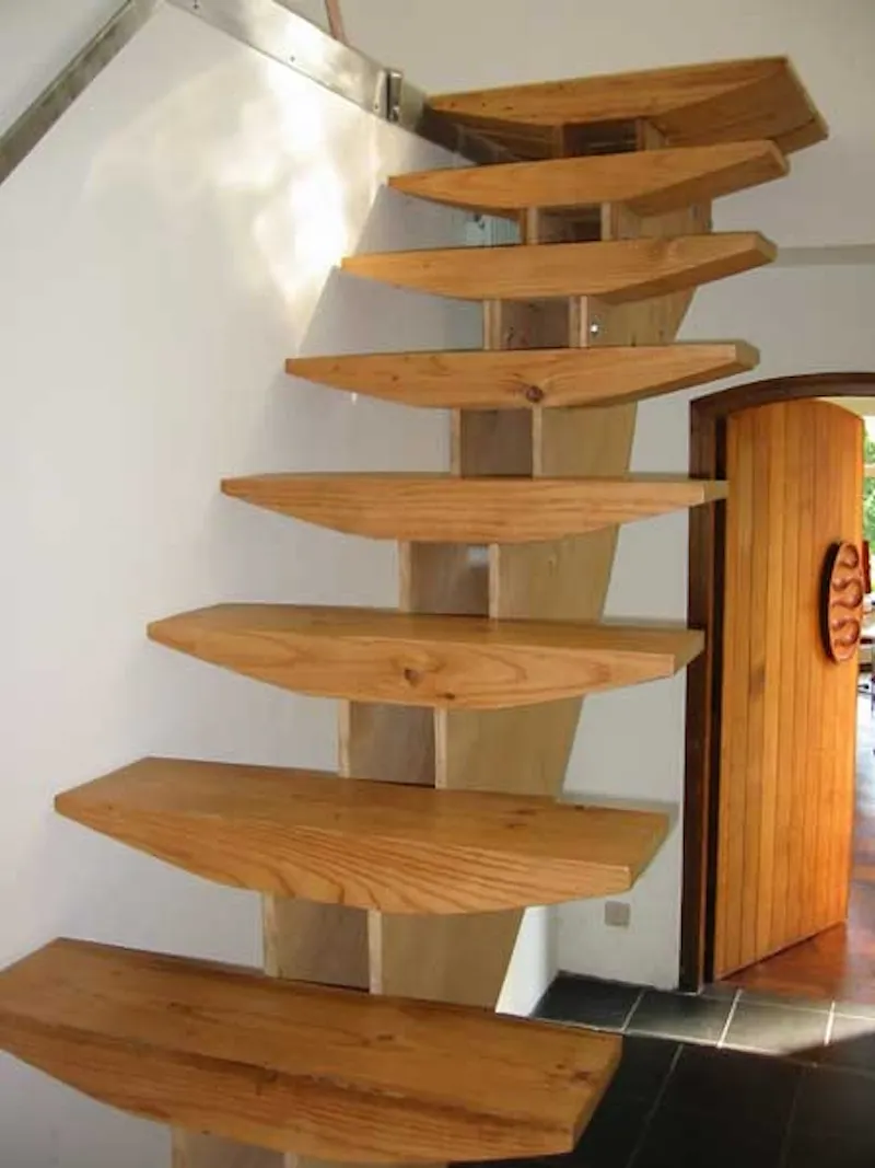 Staircase at Nutley cube house, D1239 (photo 17)