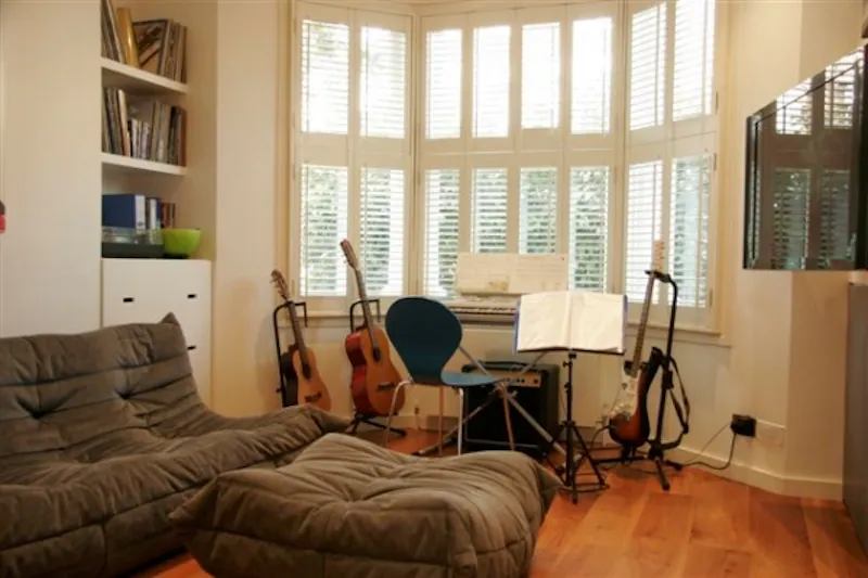 Terraced family home in Camden, B1431 (photo 9)