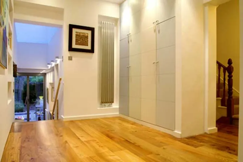 Entrance hall at Terraced family home in Camden, B1431 (photo 11)