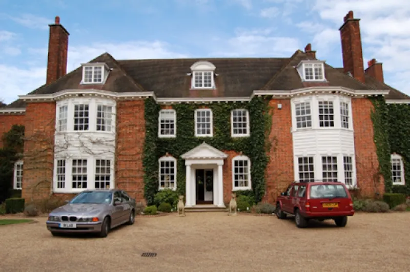 Substantial Betchworth manor , A474 (photo 1)