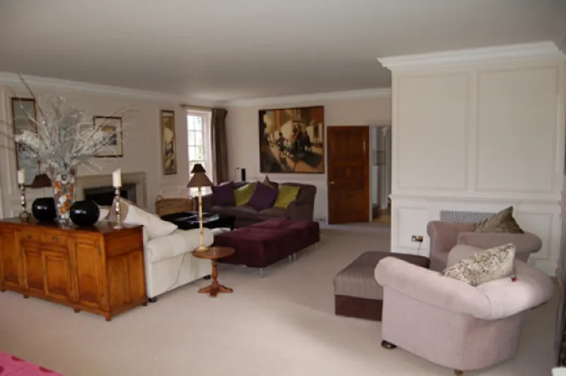Substantial Betchworth manor , A474 (photo 3)
