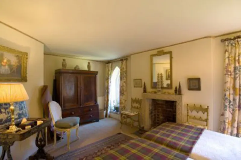 Bedroom at Unique Hampshire stone house , A1157 (photo 3)