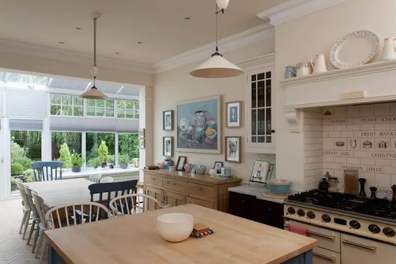 Kitchen island at Friern Barnet family house, E230 (photo 7)