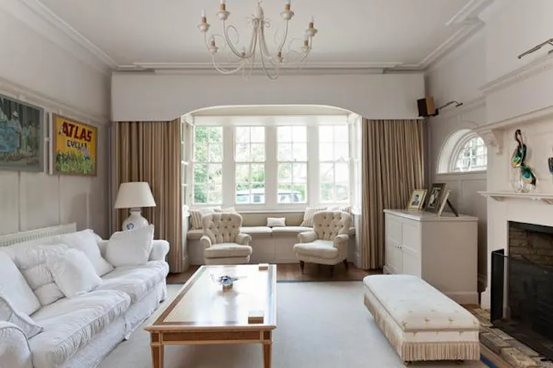 Living Room at Friern Barnet family house, E230 (photo 3)