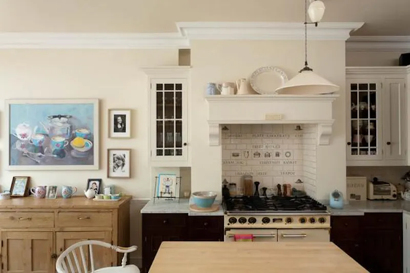 Kitchen at Friern Barnet family house, E230 (photo 8)