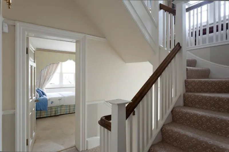 Staircase at Friern Barnet family house, E230 (photo 27)