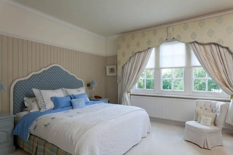 Bedroom at Friern Barnet family house, E230 (photo 30)